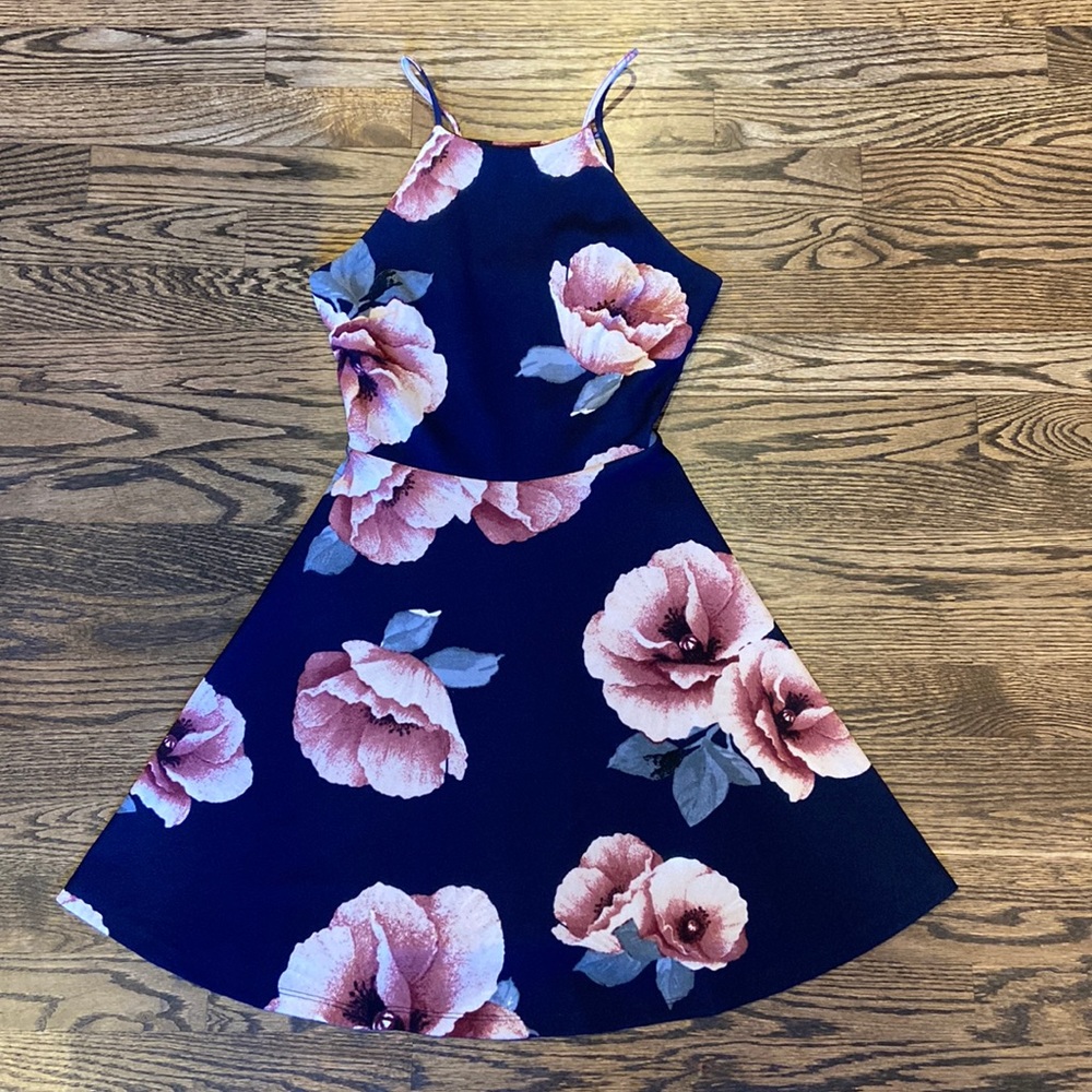 Altar’d State Dress.  Sz Small. Worn 1 time for Homecoming Parade. Navy floral
